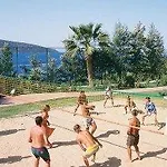אתר נופש Green Beach Resort 5*