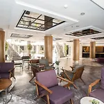 אתר נופש Green Beach Resort גונדוגן