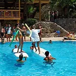 Green Beach Resort אתר נופש