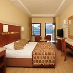 אתר נופש Green Beach Resort גונדוגן