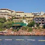 Green Beach Resort אתר נופש