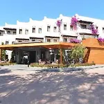 Green Beach Resort אתר נופש 5*