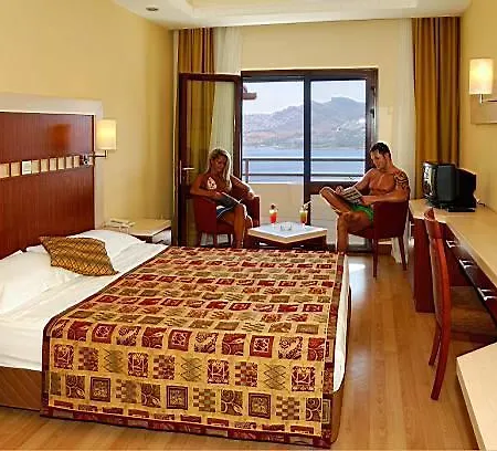 Green Beach Resort