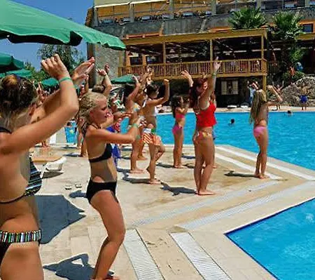 Semesteranläggning (resort) Green Beach Resort 5*