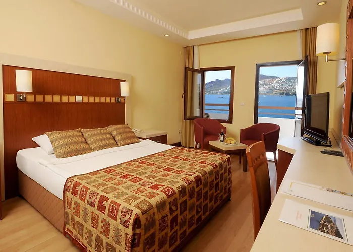 Green Beach Resort 5*