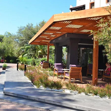 Green Beach Resort Θέρετρο 5*