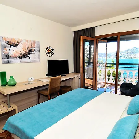 Complex Green Beach Resort 5*