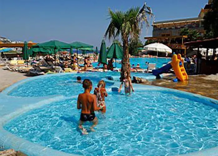 Ośrodek wypoczynkowy Green Beach Resort 5*